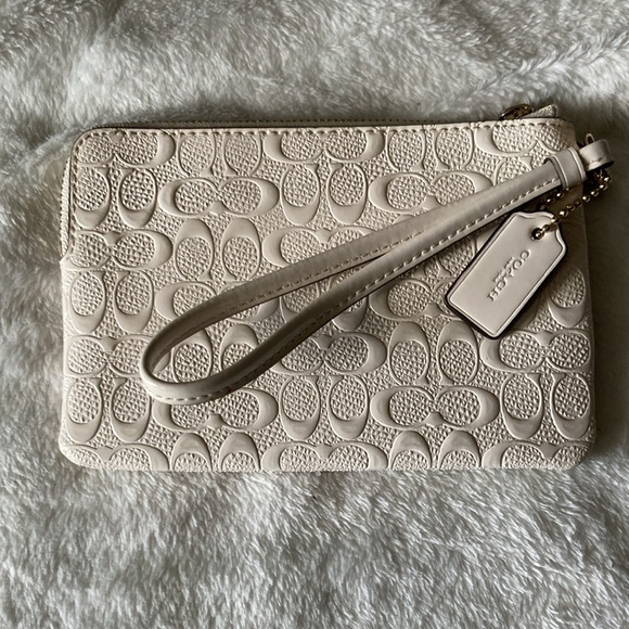 White coach wristlet - Picture 2 of 3